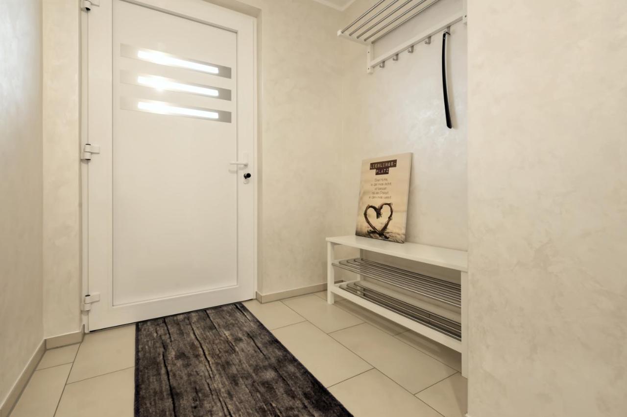 Modern Wohnen I Smart Tv I Terrasse I 2X Parkplatz I 2 Schlafzimmer I 6 Schlafplaetze Bad Oeynhausen Luaran gambar