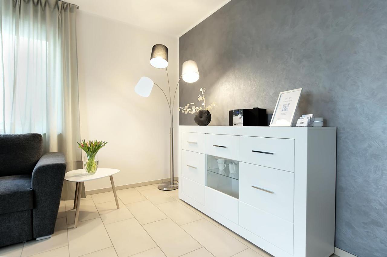 Modern Wohnen I Smart Tv I Terrasse I 2X Parkplatz I 2 Schlafzimmer I 6 Schlafplaetze Bad Oeynhausen Luaran gambar