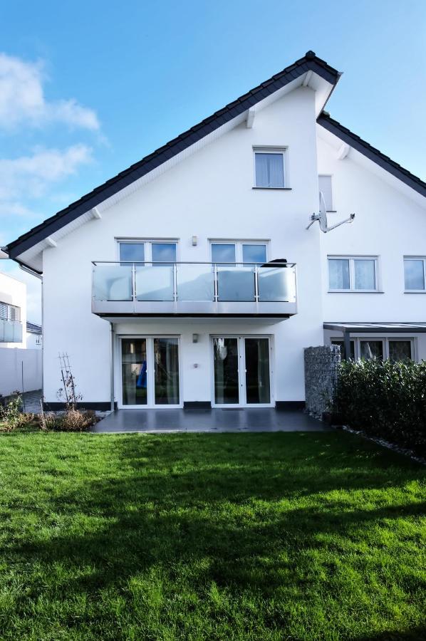 Modern Wohnen I Smart Tv I Terrasse I 2X Parkplatz I 2 Schlafzimmer I 6 Schlafplaetze Bad Oeynhausen Luaran gambar